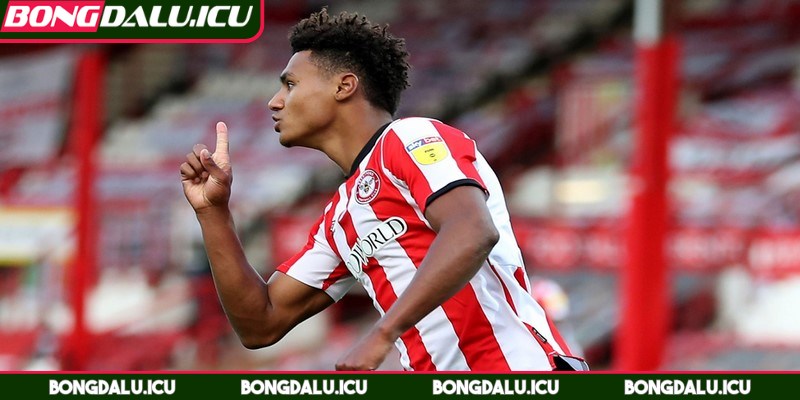 Đội Hình Xuất Sắc Nhất Câu Lạc Bộ Brentford Mọi Thời Đại - 4 Watkins là mũi nhọn quan trọng của Brentford