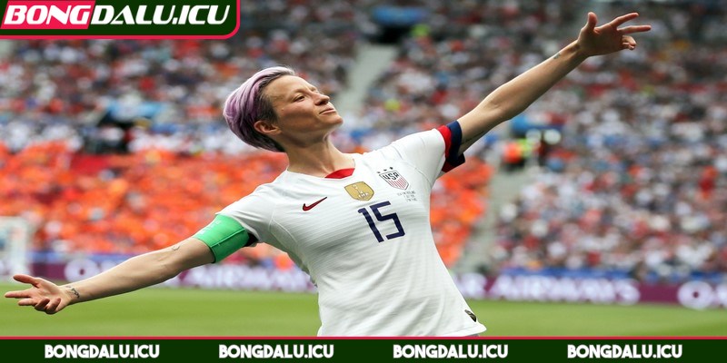 Megan Rapinoe Ngôi Sao Bóng Đá Với Tài Năng Xuất Chúng - 2 Megan Rapinoe sinh năm 1985 tại California, Hoa Kỳ